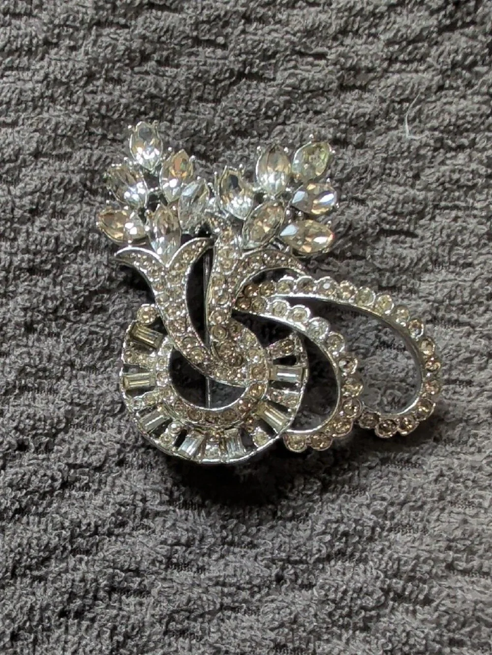 Vintage Crystal Art Deco Silver-Tone Brooch - MCM Costume Jewelry